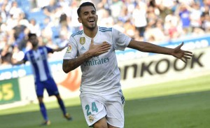 Ceballos celebra el segundo de sus dos goles al Alavés.